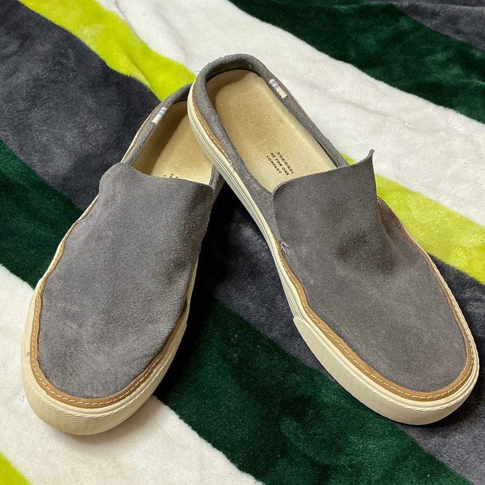 Toms Gray Suede Women’s Loafers Size 8